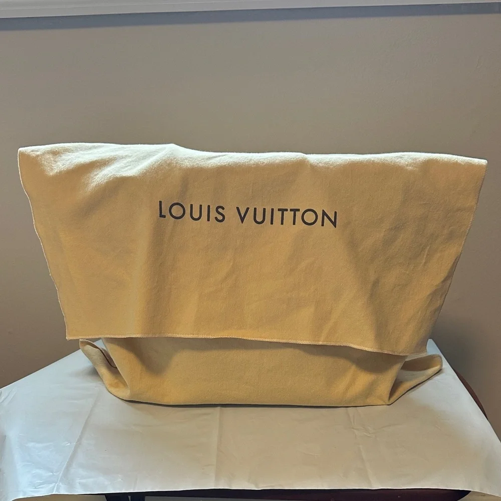 Louis Vuitton Dark Brown Monogram Tote size MM Very good condition with tags - Picture 3 of 16